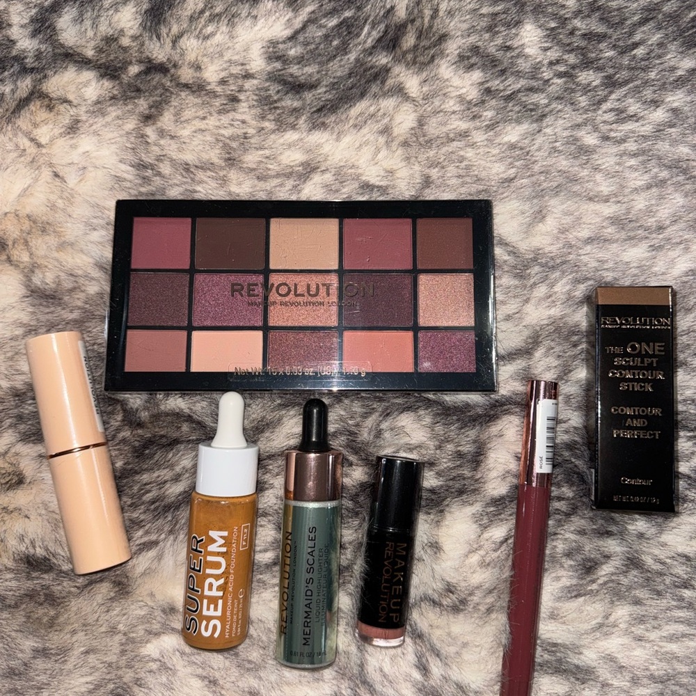 Revolution Eyeshadow Palette set